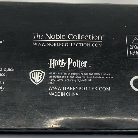 Harry Potter’s Wand That Lights Up 14 Inches long - Picture 14 of 16